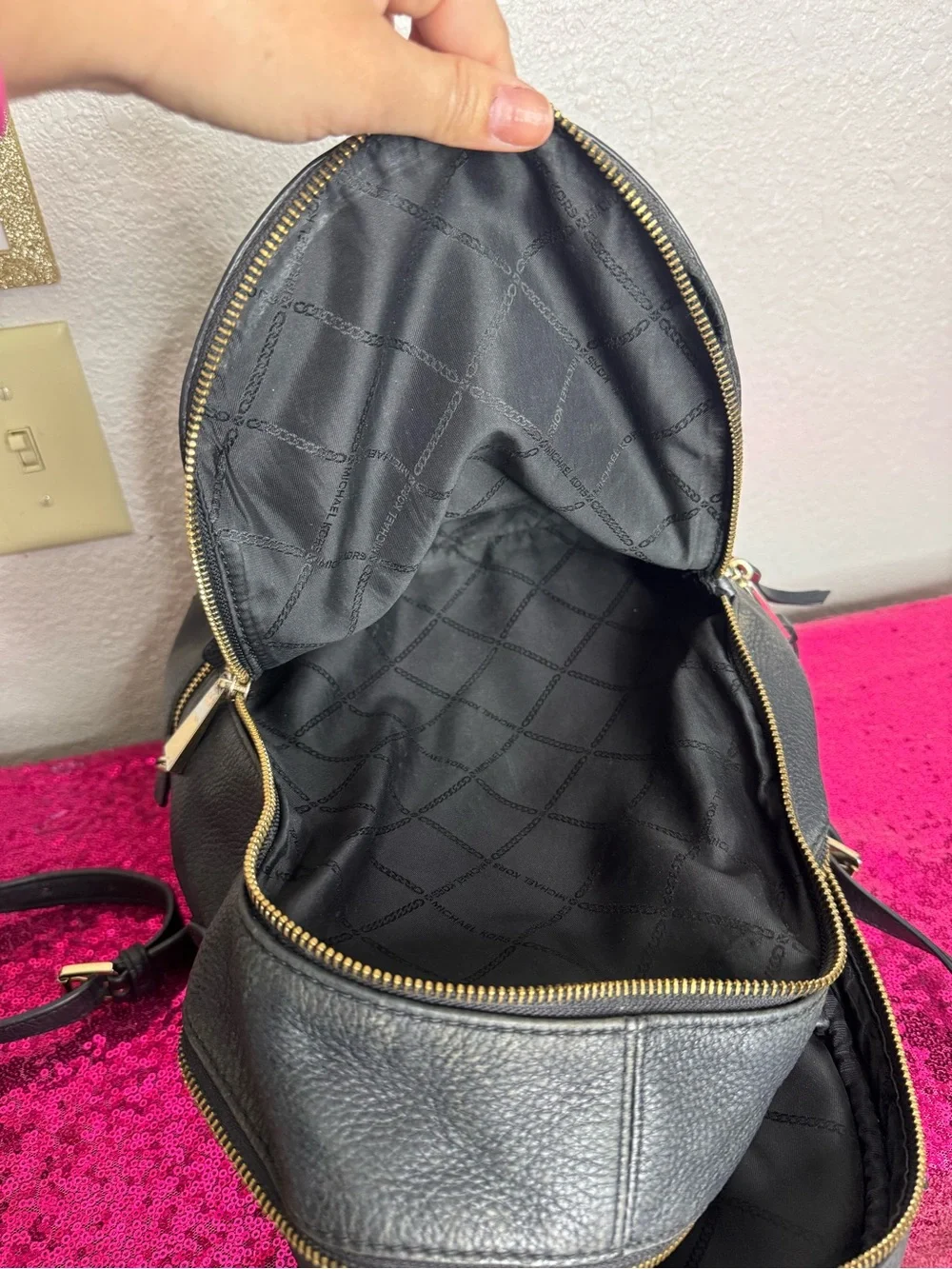 MICHAEL KORS 🖤 Pebbled Black Leather Backpack, Gold Hardware, 3 compartments